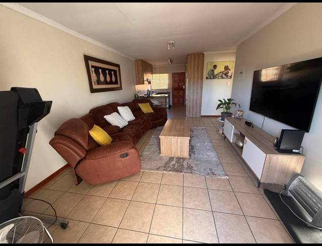 2 BEDROOM TOWNHOUSE FOR SALE IN THE REEDS